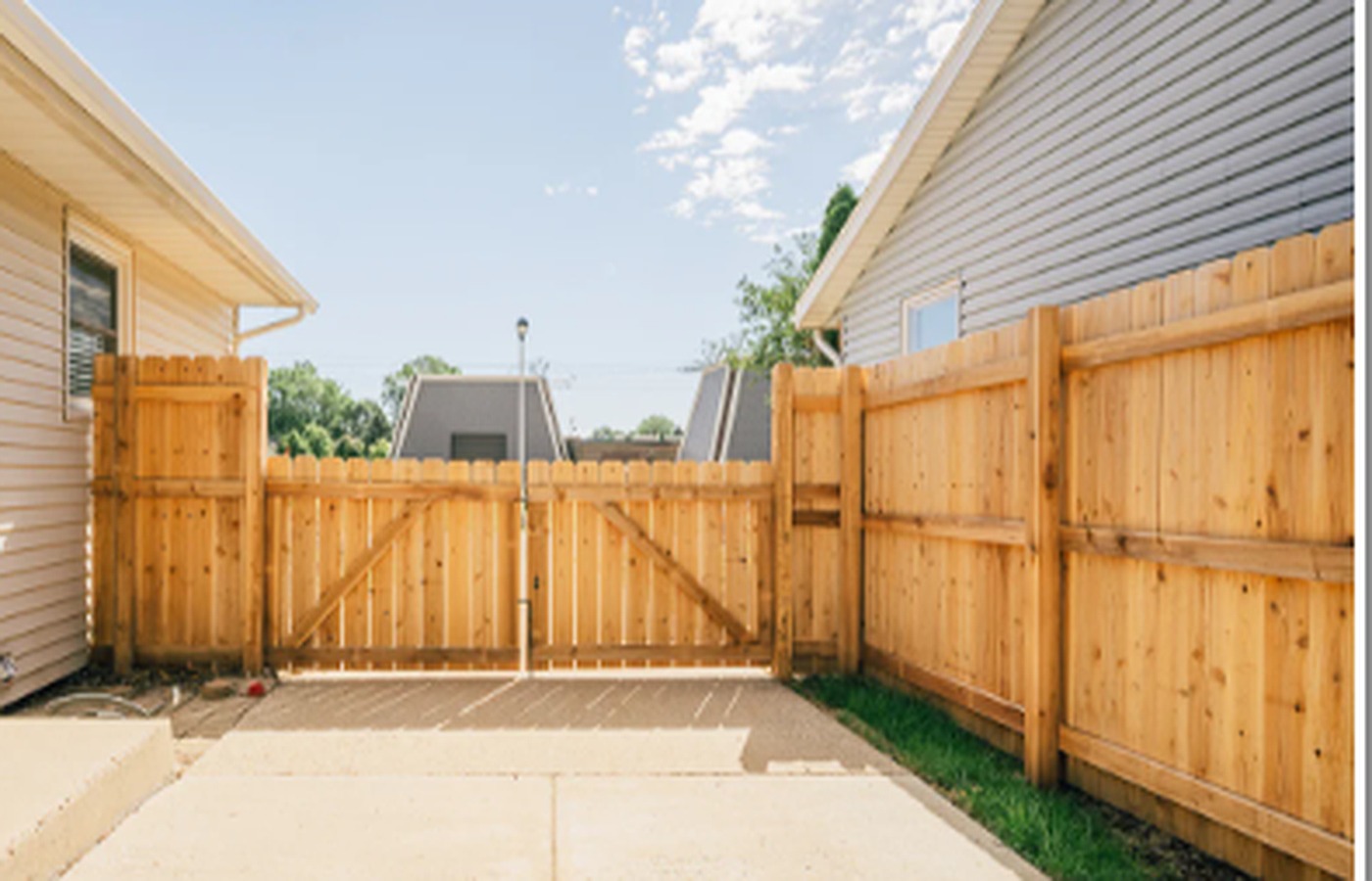 Residential wood privacy fence